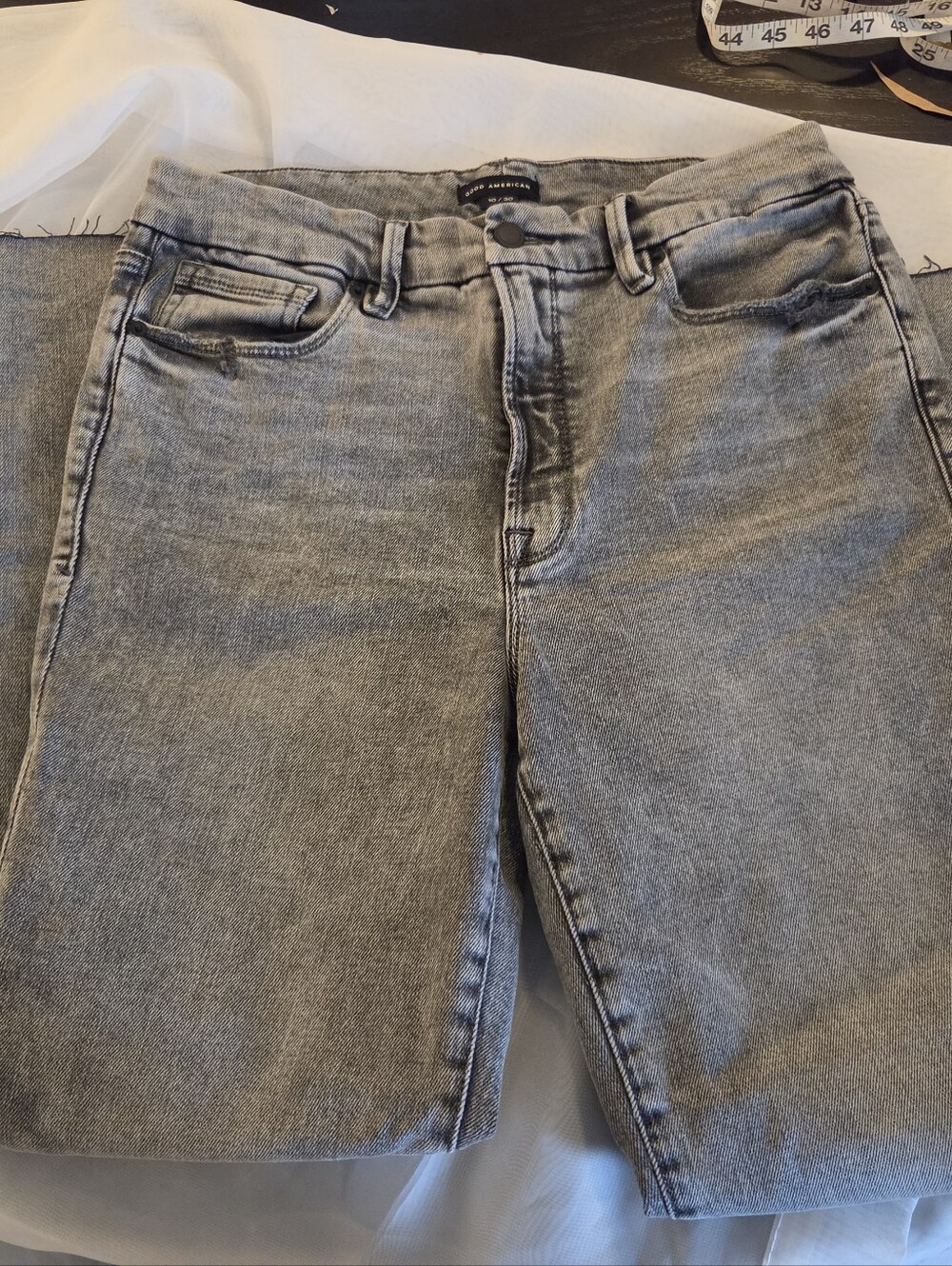 Good American Gray Acid Wash Straight Leg Jeans - Picture 14 of 15